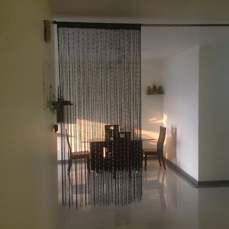 Poonam Hieghts Panzió Mumbai Kültér fotó