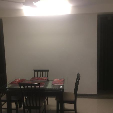 Poonam Hieghts Panzió Mumbai Kültér fotó